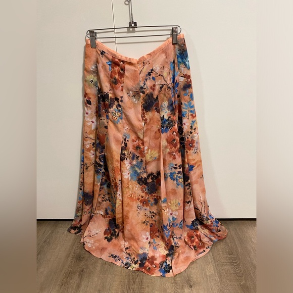 Babaton Skirt (S: 8) - Picture 4 of 4